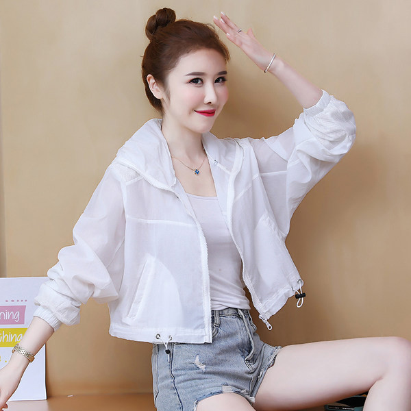 Női napvédő kabát kapucnival és zsebbel