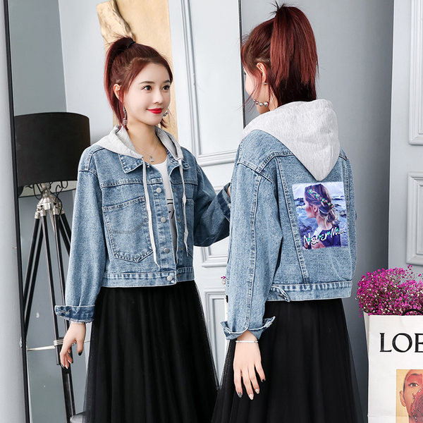 Alkalmi női farmerdzseki kapucnival és cipzárral