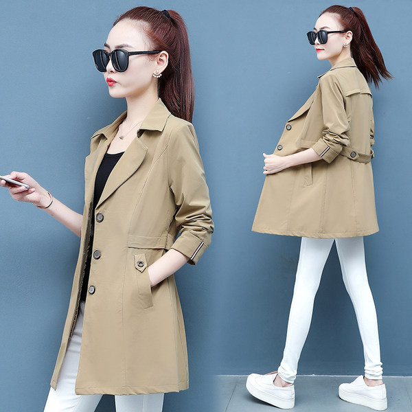 Keskmise pikkusega sügisene naiste jope - puhas mudel