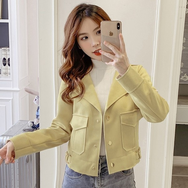 Naiste jakk krae ja nööpidega