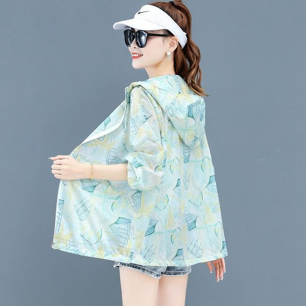 Ženska jesenska jakna s kapuljačom i UV zaštitom