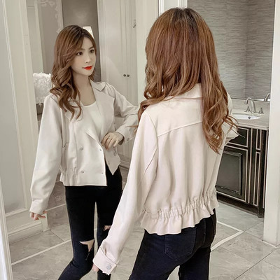 Női kabát gumival és kapucnival