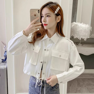 Női kabát gumival és kapucnival