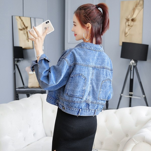 Дамски късо дънково яке с връзка