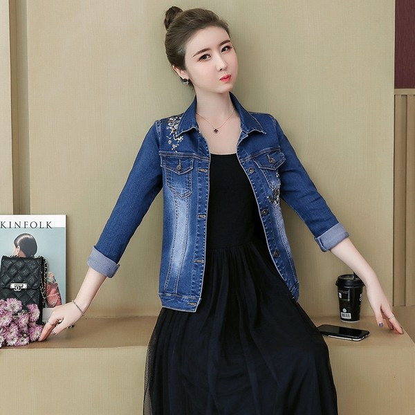 Naiste nööpidega sügisjope - lühike mudel