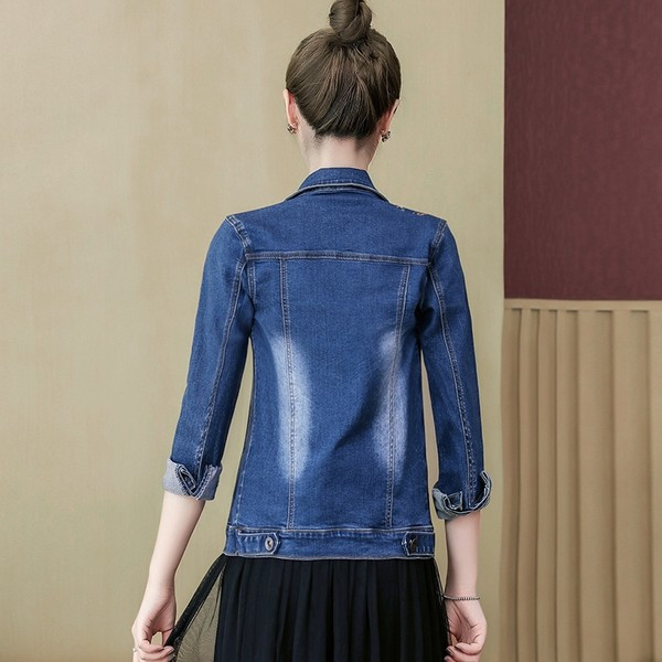 Naiste nööpidega sügisjope - lühike mudel