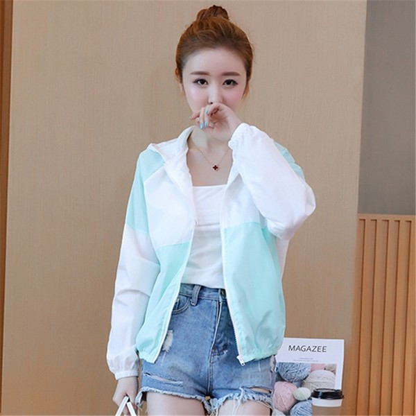 Sportos alkalmi női kabát nyakkendővel és gumival