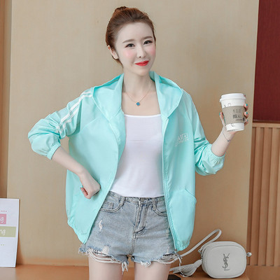 Női őszi kabát kapucnival és UV védelemmel