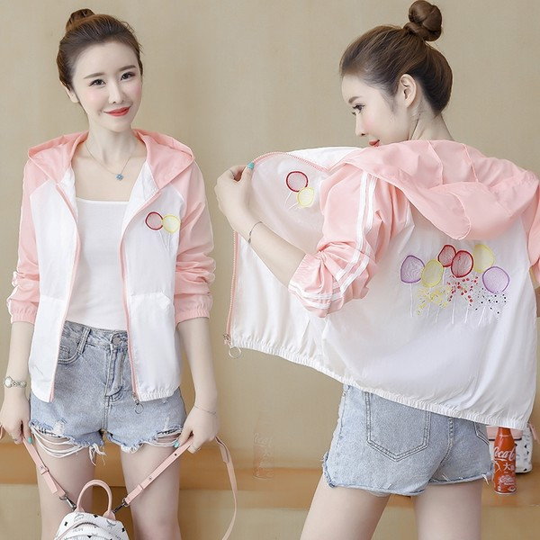 Női őszi kabát kapucnival és UV védelemmel