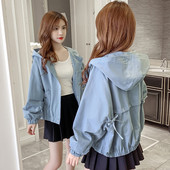 Ženska jesenja jakna s kapuljačom - čisti model