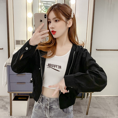 Ženska jesenja jakna s kapuljačom - čisti model