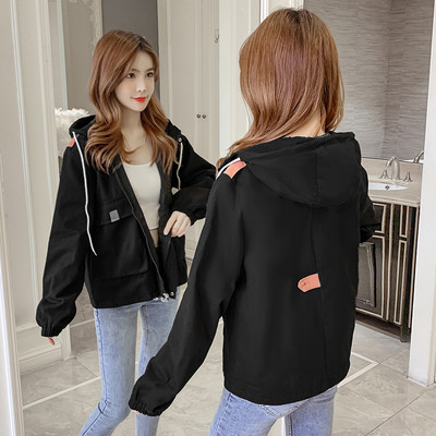 Ženska jesenja jakna s kapuljačom - čisti model