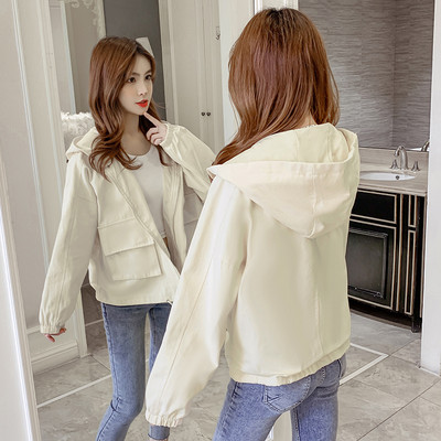 Ženska jesenja jakna s kapuljačom - čisti model