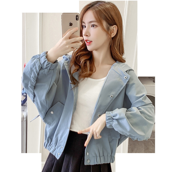 Ženska jesenja jakna s kapuljačom - čisti model