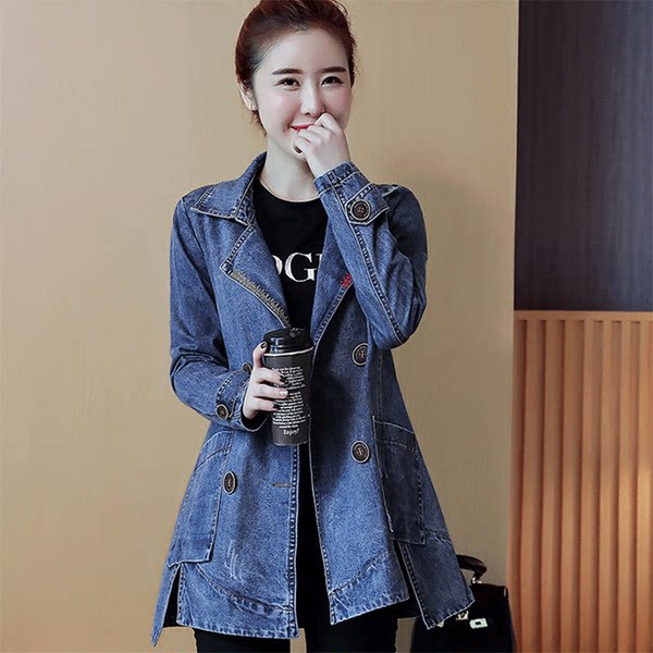 Дамско дънково яке с джоб и копчета