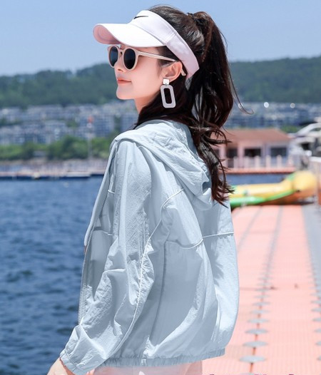 Γυναικείο υπερ-λεπτό αντηλιακό μπουφάν με φερμουάρ με κουκούλα