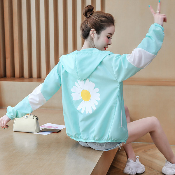 Alkalmi kabát modell díszítéssel