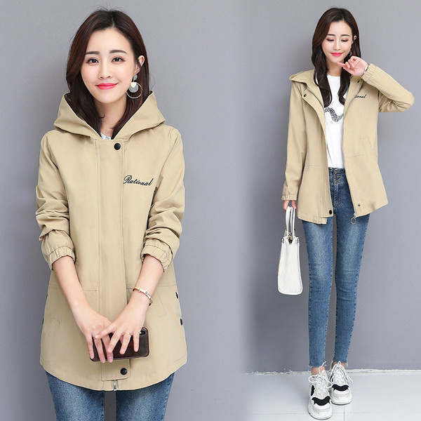 Naiste sügisjope luku ja nööbiga