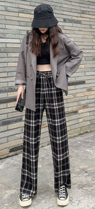 Női fekete-fehér kockás húzózsinóros nadrág