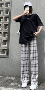 Női fekete-fehér kockás húzózsinóros nadrág