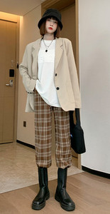 Női fekete-fehér kockás húzózsinóros nadrág