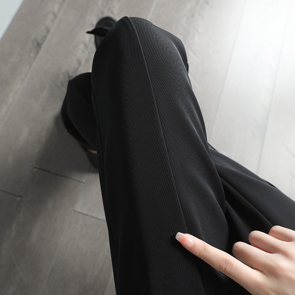 Черен дамски панталон с цепка