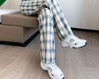 Ženske hlače visokog struka - karirane