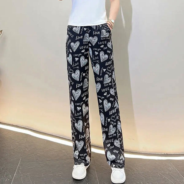 Дамски широк  панталон с сърца и надпис