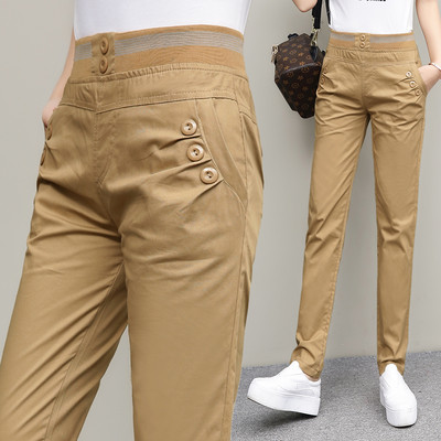 Tiszta, zsebes női nadrág a mindennapokhoz