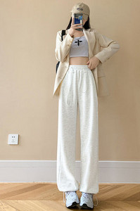 Sportnadrág széles modell a mindennapi élethez