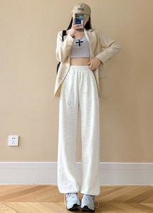 Sportnadrág széles modell a mindennapi élethez