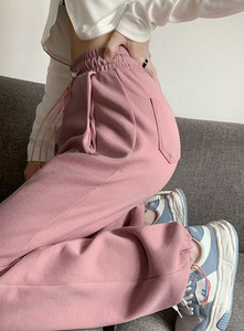 Sportnadrág széles modell a mindennapi élethez