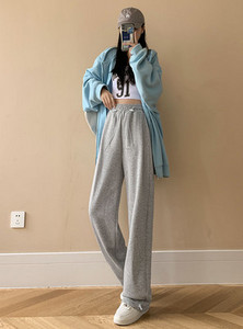 Sportnadrág széles modell a mindennapi élethez