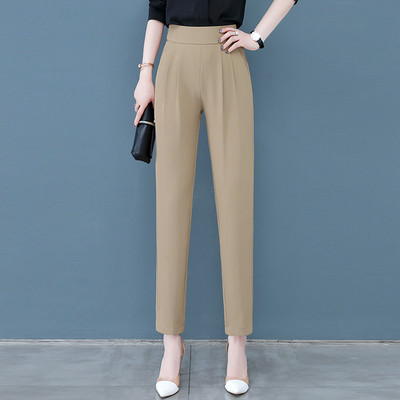 Κομψό παντελόνι σε κλασικό σχέδιο και τσέπη