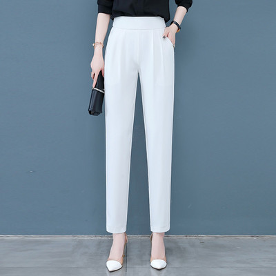 Κομψό παντελόνι σε κλασικό σχέδιο και τσέπη