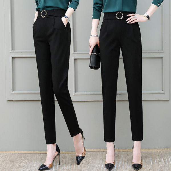 Дамски изчистен панталон в черно - с джоб