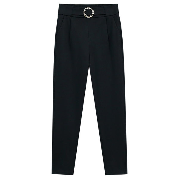 Дамски изчистен панталон в черно - с джоб