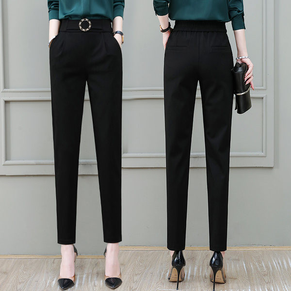 Дамски изчистен панталон в черно - с джоб