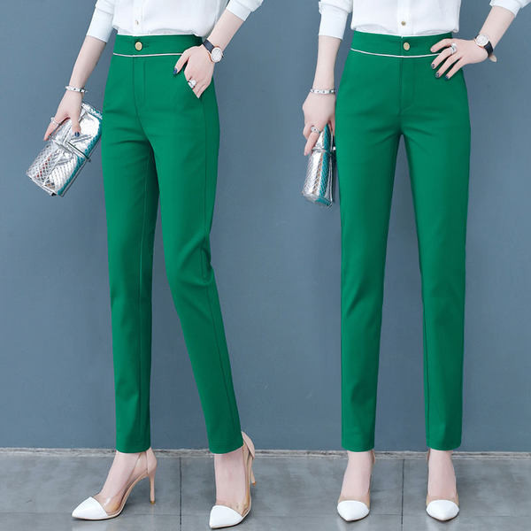 Elegáns nadrág gombbal és cipzárral