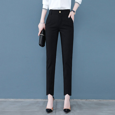 Γυναικείο παντελόνι με κλασικό σχέδιο