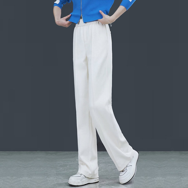 Sportlikud laiad mudelpüksid