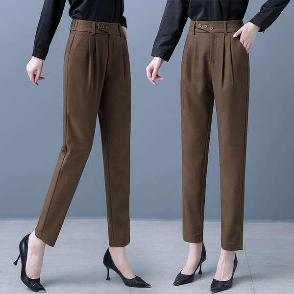 Elegáns női nadrág zsebbel és gombbal