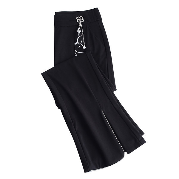 Női nadrág tiszta modell fekete színben