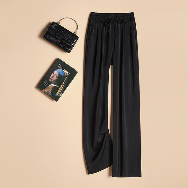 Kergest kangast paeltega spordipüksid