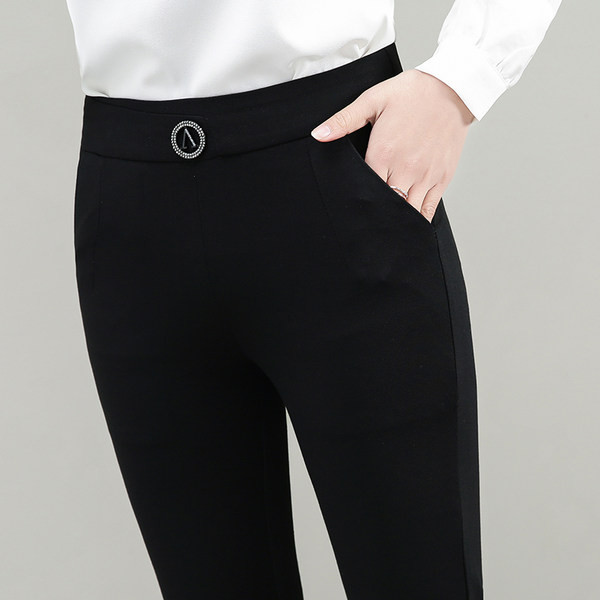 Модерен дамски панталон с дантела -тип чарлстон