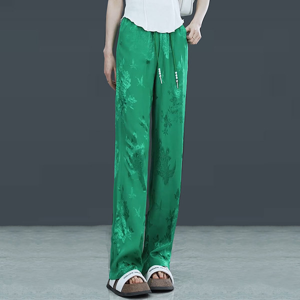 Vékony női nadrág széles szárral