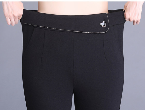 Ženske hlače - čisti model u crnoj boji