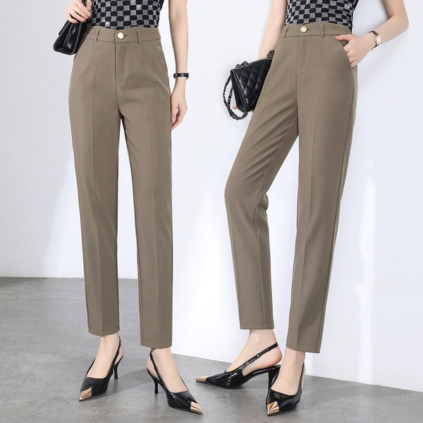 Naiste vabaajapüksid tasku ja nööbiga