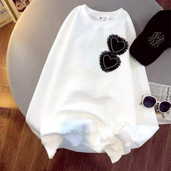 Μοντέρνο γυναικείο φούτερ με οβάλ λαιμόκοψη