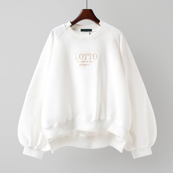 Ležerna ženska majica s izvezenim natpisom